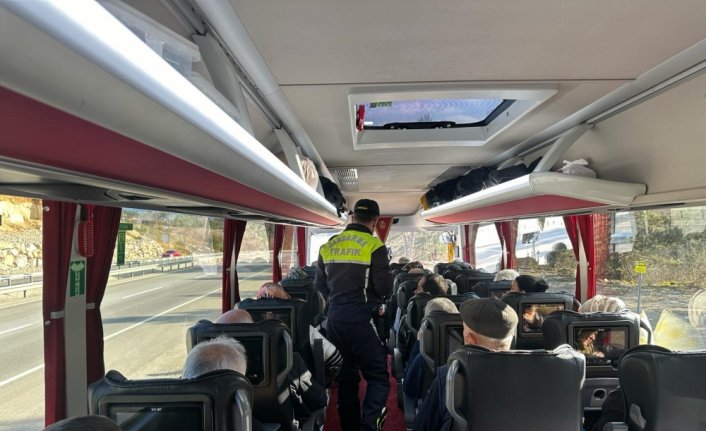 Bolu'da yolcu otobüslerine yönelik emniyet kemeri denetimi