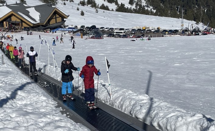Bolu'da yüksek kesimlerde kış, merkezde bahar yaşanıyor