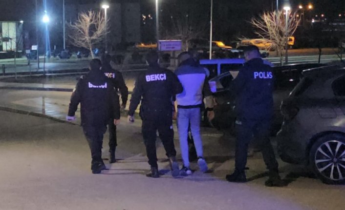 Çorum'da yabancı uyruklu kişinin üzerinde uyuşturucu hap bulundu