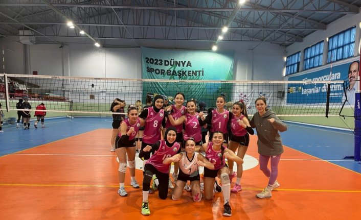 Düzce Üniversitesi Kadın Voleybol Takımı, Bölgesel Lig'de namağlup şampiyon oldu