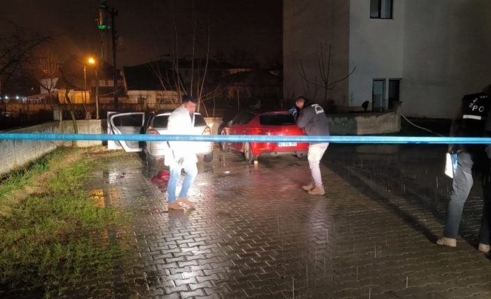 Düzce'de silahla karısını öldüren kişi intihar etti