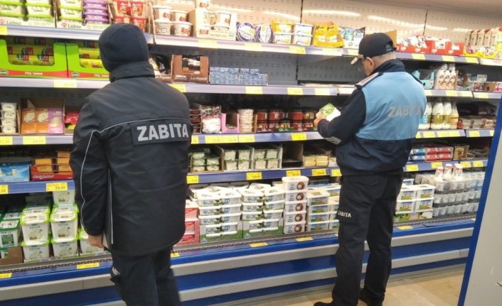 Gerze ilçesinde marketlerde fahiş fiyat denetimi yapıldı