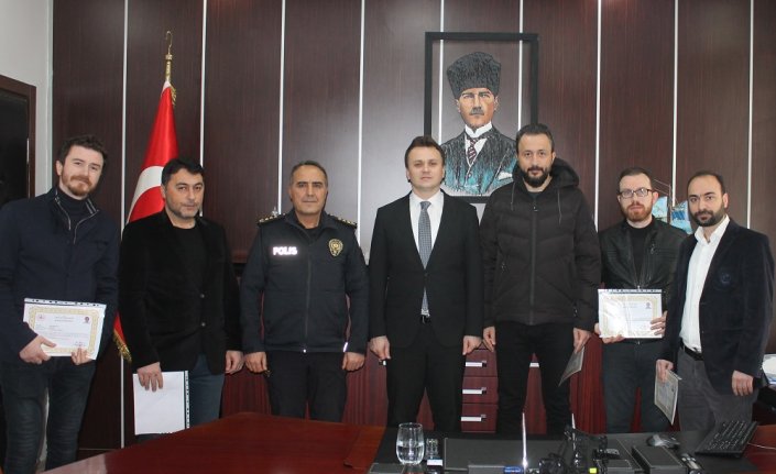 Gerze'de jandarma ve emniyet görevlilerine başarı belgesi verildi