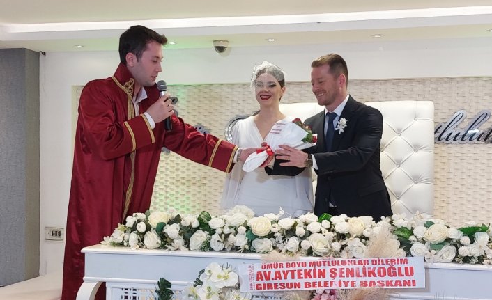 Giresun'da 14 Şubat Sevgililer Günü'nde 10 çiftin nikahı kıyıldı