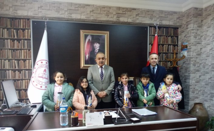 İhsangazi ilçesinde akıl oyunları turnuvasında birinci olan öğrenciler ödüllendirildi