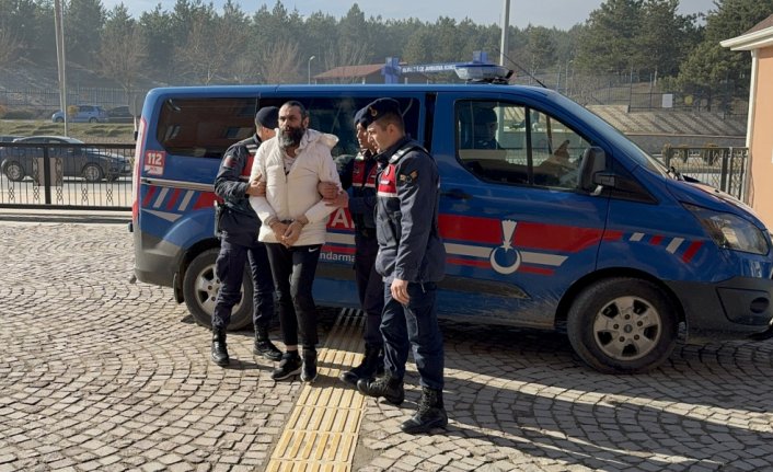 Kafes-45 operasyonunda Kastamonu'da yakalanan örgüt elebaşı adliyede