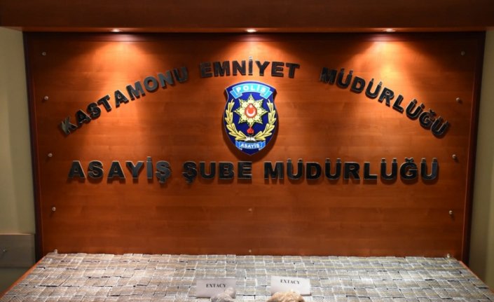 Kastamonu'da bavulunda 18 bin sentetik ecza hapı bulunan kişi tutuklandı