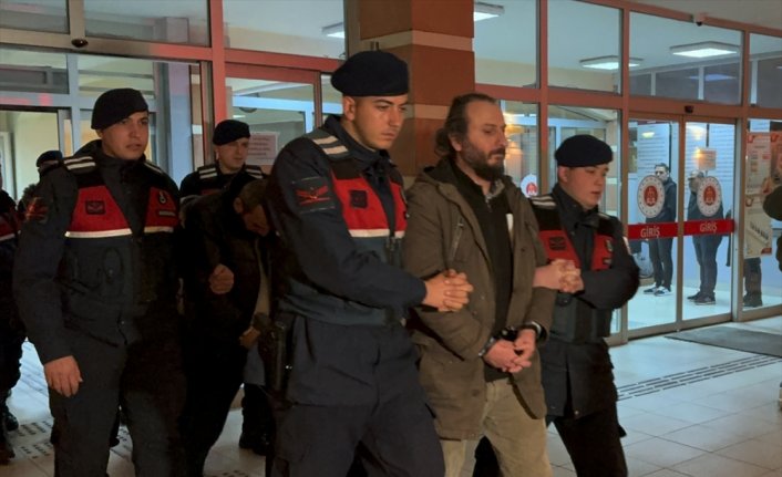 Kastamonu'da, KAFES-45 operasyonu kapsamında gözaltına alınanlardan 4'ü tutuklandı