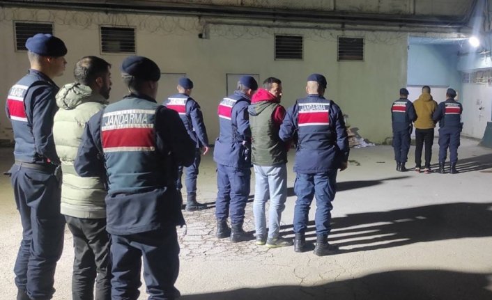 Kastamonu'da uyuşturucuyla yakalanan 3 zanlı tutuklandı