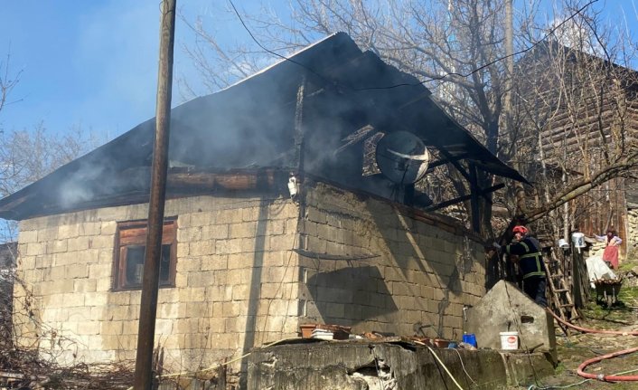 Mudurnu'da ekmek fırınında çıkan yangın söndürüldü