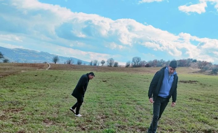 Oğuzlar'ın ekili arazilerinde fare popülasyonu kontrol edildi