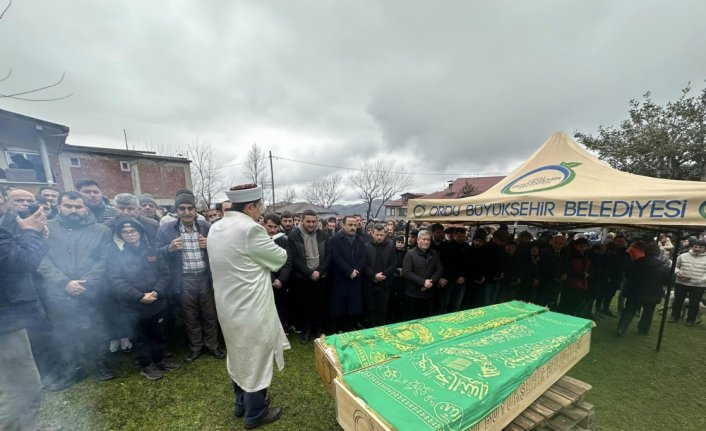 Ordu'daki trafik kazasında hayatını kaybeden 2 kişinin cenazeleri toprağa verildi