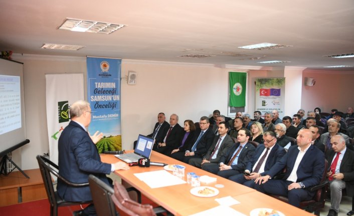 Salıpazarı'nda kestane balıyla ilgili panel düzenlendi