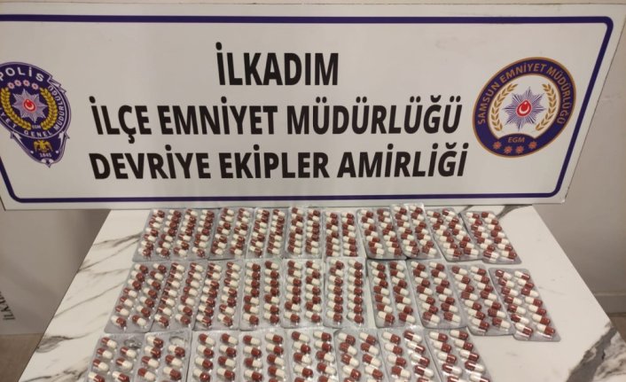 Samsun'da araçtan atılan poşette sentetik ecza hapı bulundu