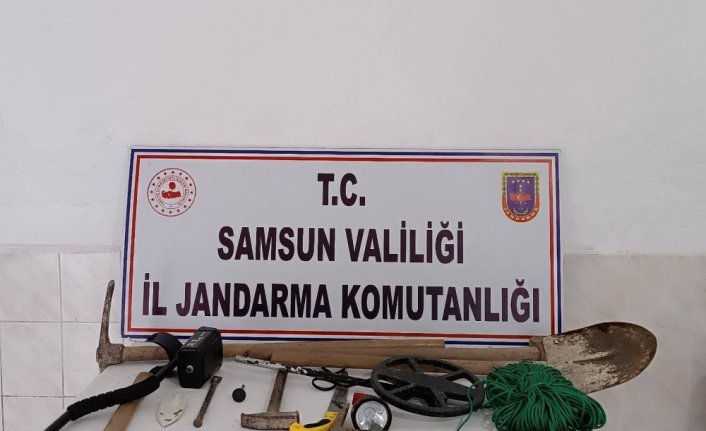 Bafra'da sit alanında kaçak kazı yapan 6 kişi suçüstü yakalandı