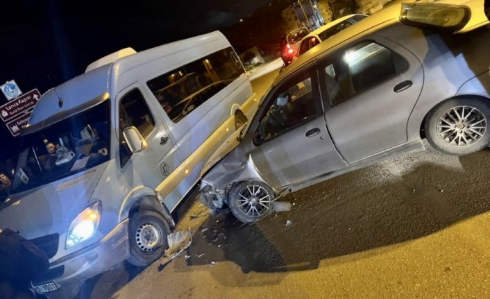 Sinop'ta iki ayrı trafik kazasında 6 kişi yaralandı