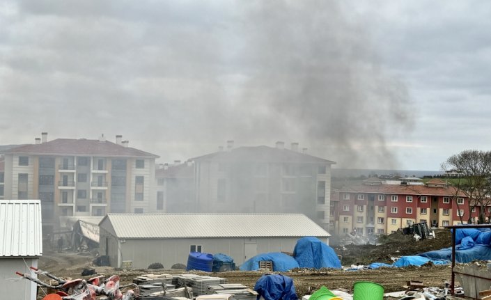 Sinop'ta TOKİ inşaat alanında çıkan yangın söndürüldü