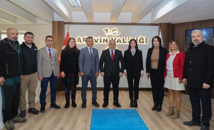 THK Artvin Şubesi Yönetim Kurulu üyelerinden Vali Ünsal'a ziyaret