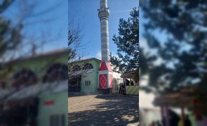 Tokat’ta caminin kazan dairesinde çıkan yangın söndürüldü