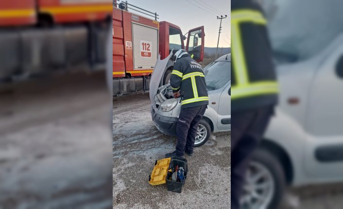 Tokat'ta otomobilde çıkan yangın hasara yol açtı