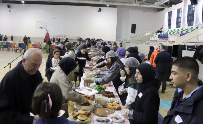 Ünye'de Gazze yararına kermes düzenlendi