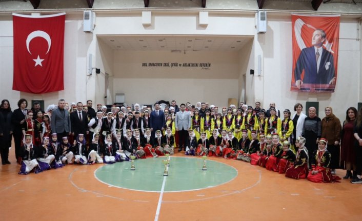 Yeniçağa'da Okullar Arası Halk Oyunları Yarışması yapıldı