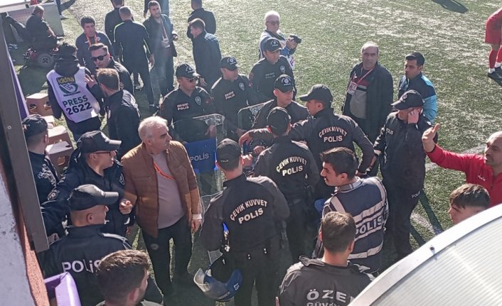 Zonguldak'ta amatör futbol maçında arbede çıktı
