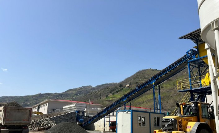 Akçaabat'ta kuru beton santrali hizmete açıldı