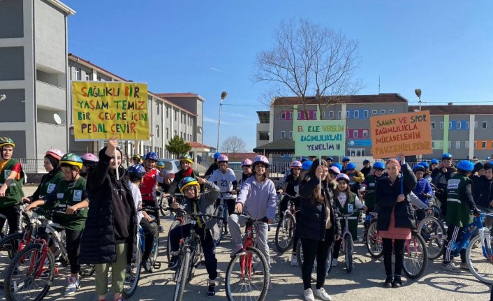 Asarcık'ta öğrenciler Yeşilay Haftası'nda sağlık için pedal çevirdi