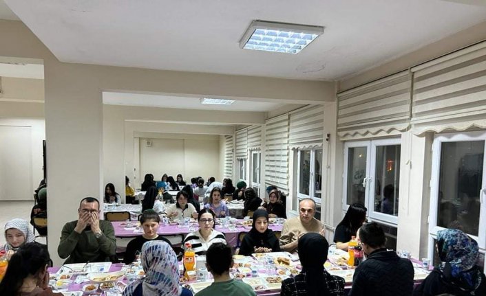 Bayat Kaymakamı Söyler öğrencilerle iftar yaptı