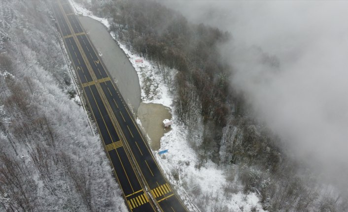 Bolu Dağı'nda kar manzarası havadan görüntülendi