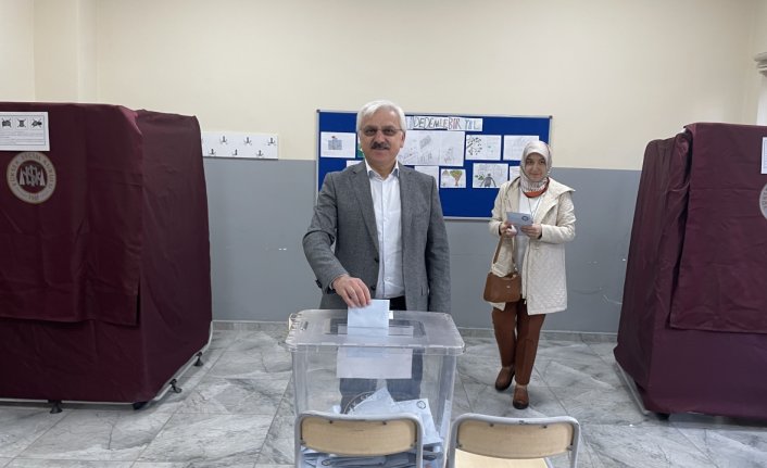 Bolu Valisi Kılıç, oyunu kullandı