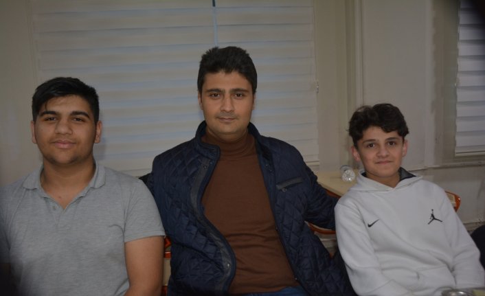 Çaykara Kaymakamı Erbek, öğretmen ve öğrencilerle iftarda bir araya geldi