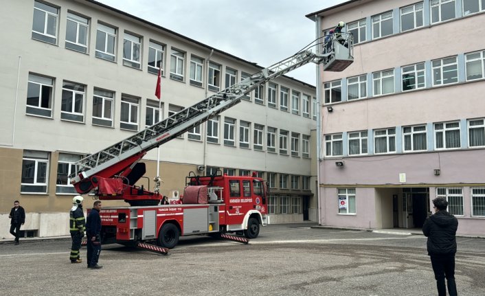 Karabük'te öğrencilerin katılımıyla deprem tatbikatı yapıldı