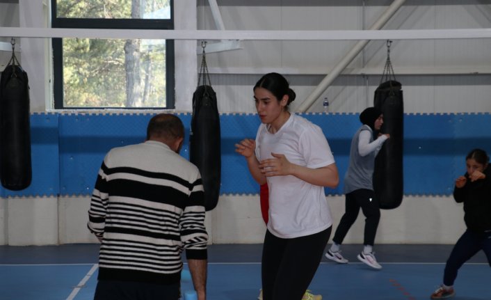 Olimpik Kadın Boks Milli Takımı'nın Kastamonu kampı sürüyor