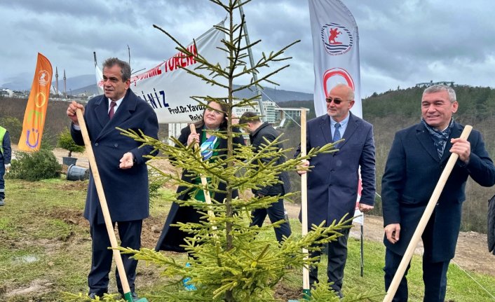 OMÜ'de 20 bin metrekarelik alanda 1200 fidan toprakla buluşturuldu