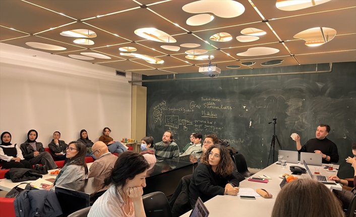 Refakatsiz çocuklar Türkiye'ye aile desteğiyle göç ediyor