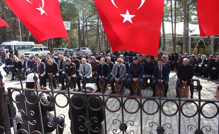 Şehit Hava Pilot Teğmen Yavuz Eracar, Tosya'da kabri başında anıldı