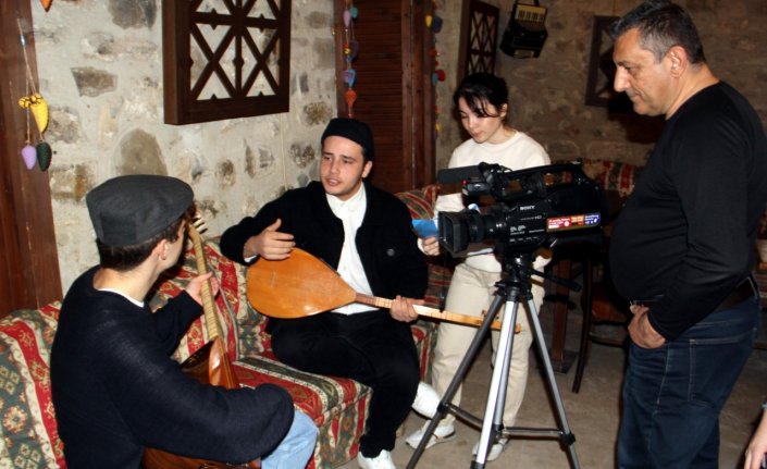 Sinop'ta öğrenciler, öğretmenlerinin yönettiği film için kamera karşısına geçti