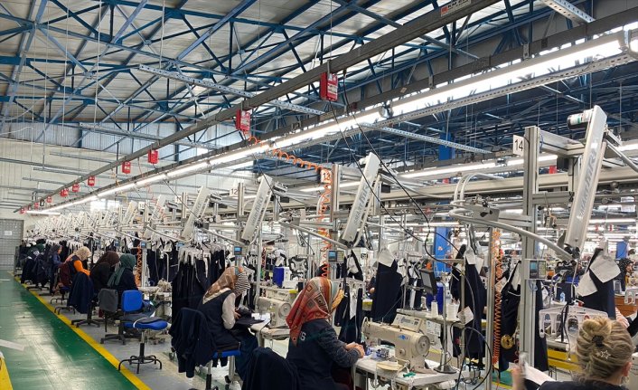 Taypa Tekstil ev kadınlarını işgücüne katıyor