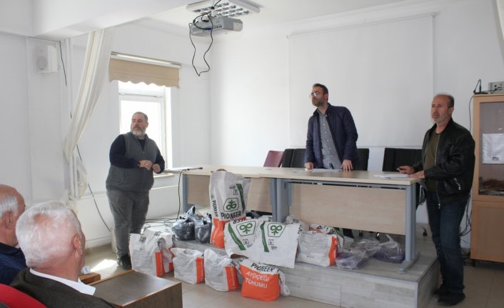 Tokat'ta çitçilere nohut tohumu dağıtıldı