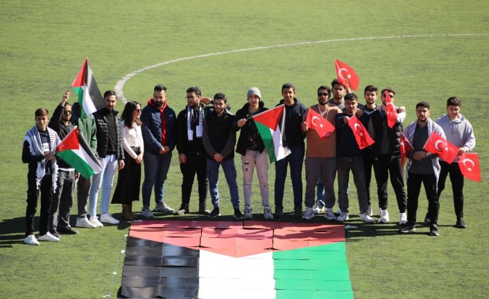 Tokat'ta üniversite öğrencilerinden Gazze koreografisi