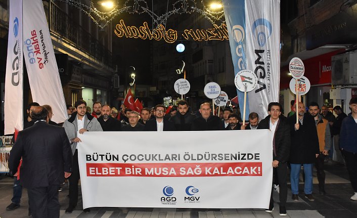 Trabzon'da teravih sonrası Filistin'e destek yürüyüşü gerçekleştirildi