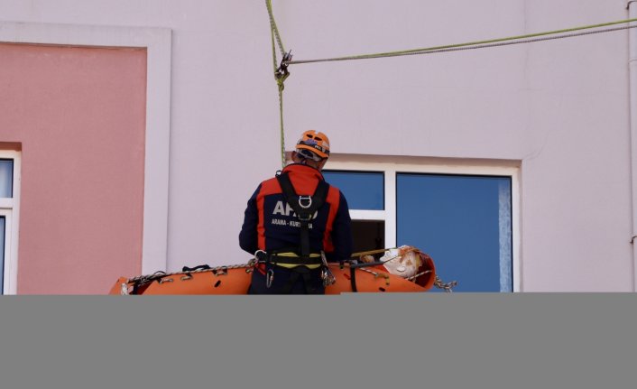 Trabzon'da yapılan tatbikat ile öğrenciler depreme karşı bilinçlendirildi