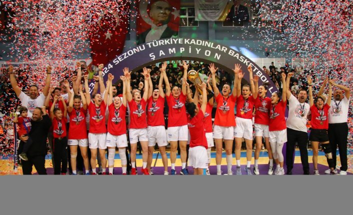 Zonguldak Spor Basket 67, şampiyonluk kupasına kavuştu