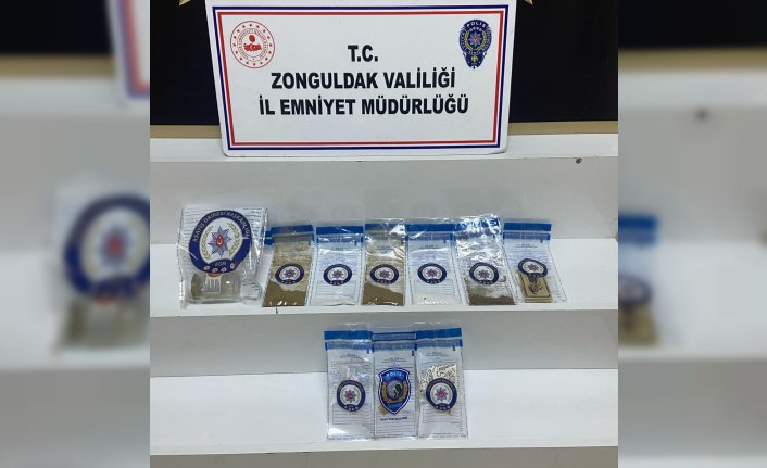 Zonguldak'ta uyuşturucu operasyonunda yakalanan 5 zanlı tutuklandı