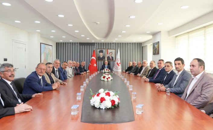 Artvin Valisi Cengiz Ünsal İl Genel Meclisi üyelerine kabul etti