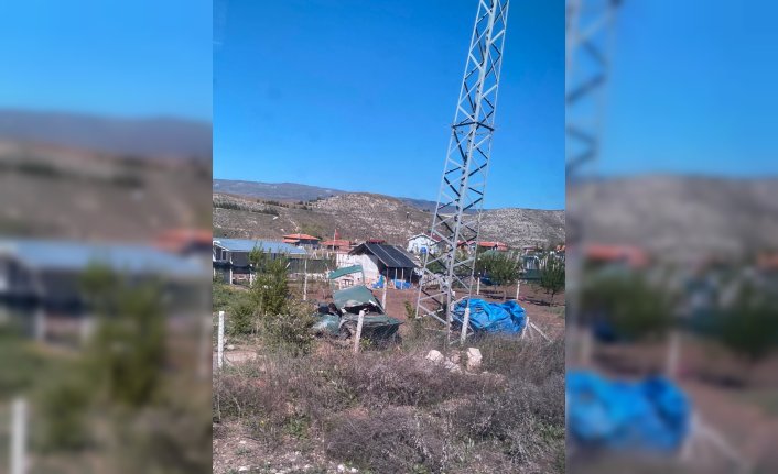 Çorum'da geceyi kaza yaptığı otomobilinde geçiren kişi jandarma ekiplerince bulundu