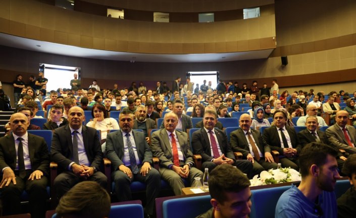 Düzce Üniversitesinde “TUSAŞ ve Türk Havacılığı“ konferansı düzenlendi