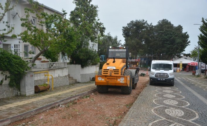 Gerze Belediye Başkanı Belovacıklı, yol çalışmalarını inceledi